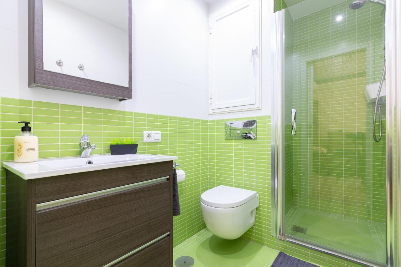 Sea & Wave Mendoza Apartment Малага Екстер'єр фото