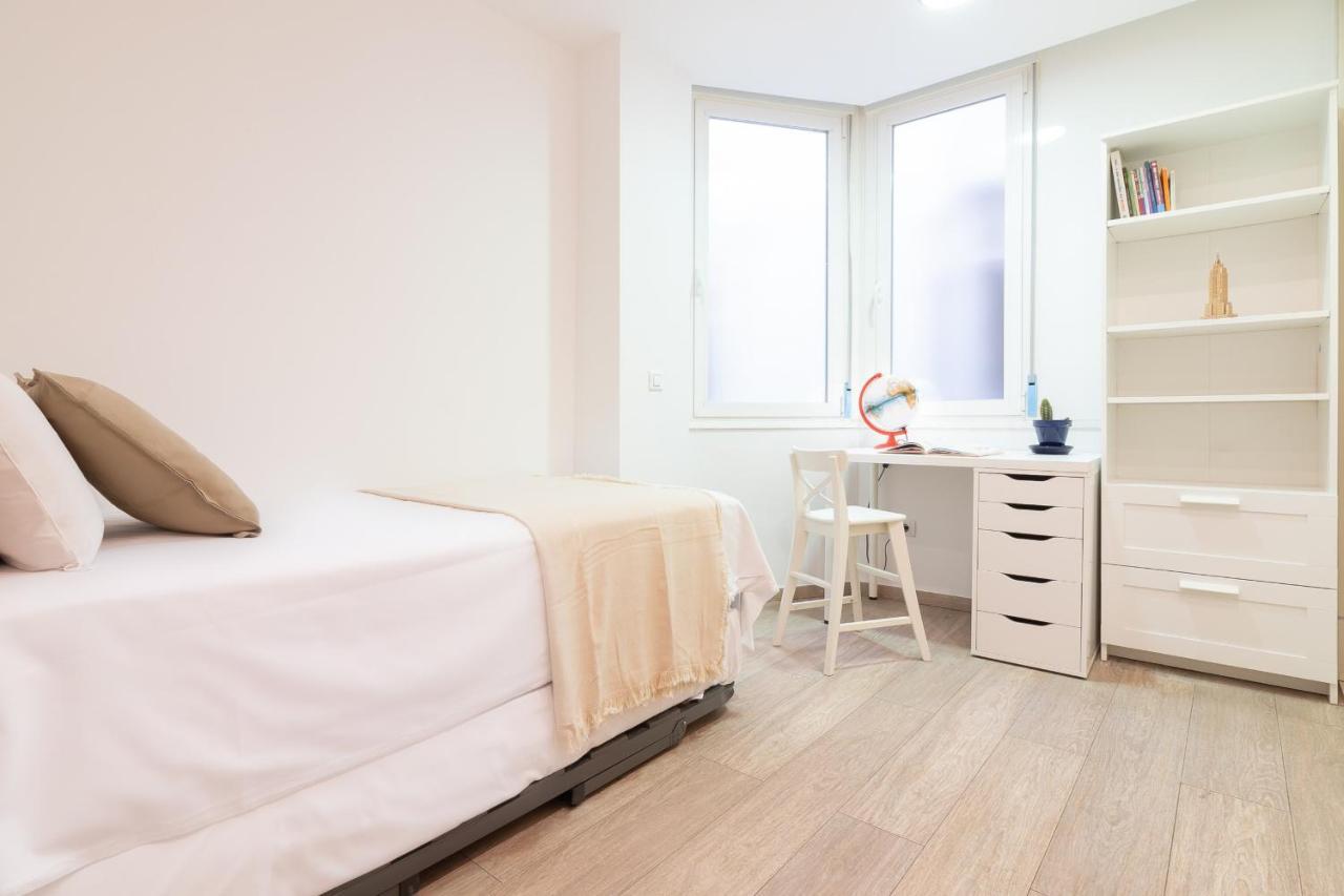 Sea & Wave Mendoza Apartment Малага Екстер'єр фото